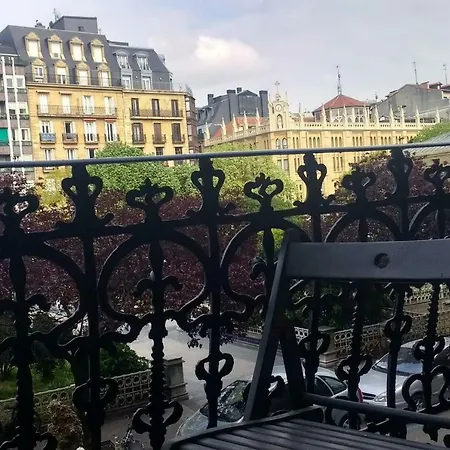 La Plaza San Sebastian