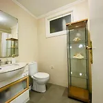 La Plaza Apartment *